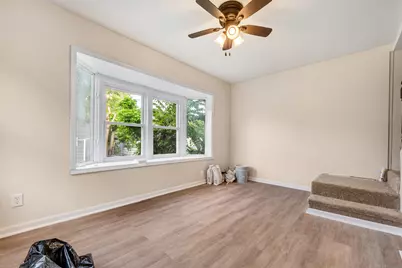 2825 S 9th St, Milwaukee, WI 53215 - Photo 12