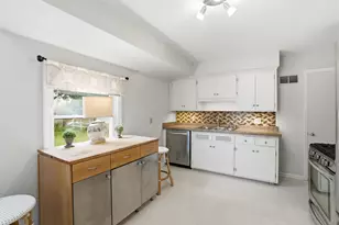 2539 N 80th St, Wauwatosa, WI 53213 - Photo 4