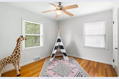 2539 N 80th St, Wauwatosa, WI 53213 - Photo 8