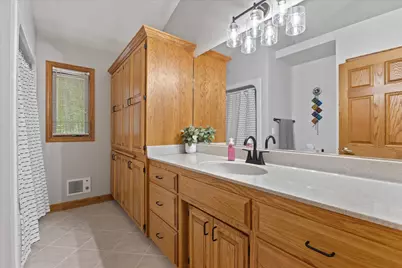 2416 N 118th St, Wauwatosa, WI 53226 - Photo 28