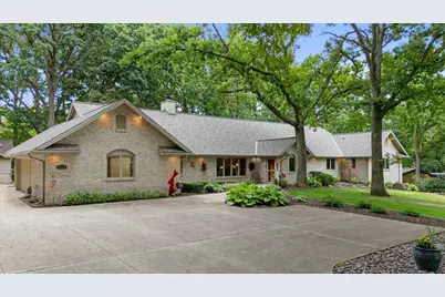 2416 N 118th St, Wauwatosa, WI 53226 - Photo 2