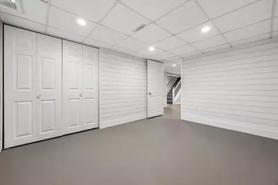 10043 N Greenview Dr, Mequon, WI 53092 - Photo 28
