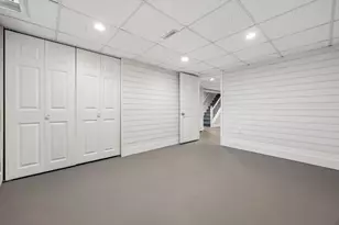 10043 N Greenview Dr, Mequon, WI 53092 - Photo 28