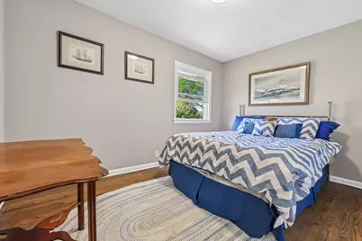 10043 N Greenview Dr, Mequon, WI 53092 - Photo 18