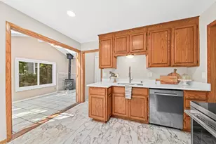 5737 N Sievers Pl, Glendale, WI 53209 - Photo 6