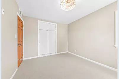 5737 N Sievers Pl, Glendale, WI 53209 - Photo 12