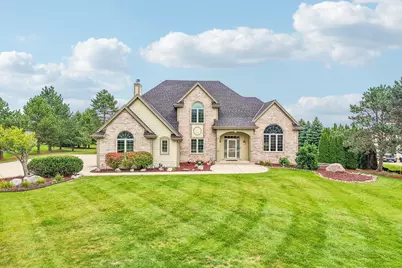 7380 S Cambridge Dr, Franklin, WI 53132 - Photo 2
