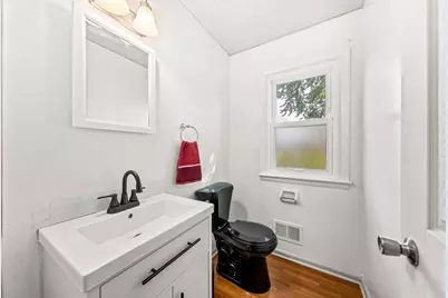 2251 E Poplar Ave, Oak Creek, WI 53154 - Photo 22