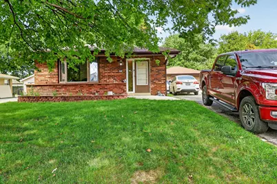 5314 W Allerton Ave, Greenfield, WI 53220 - Photo 2