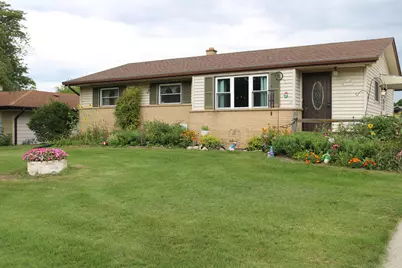 N94W16478  Cumberland Rd, Menomonee Falls, WI 53051 - Photo 1