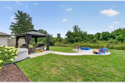 10421  Prairie Crossing Dr, Racine, WI 53126 - Photo 30