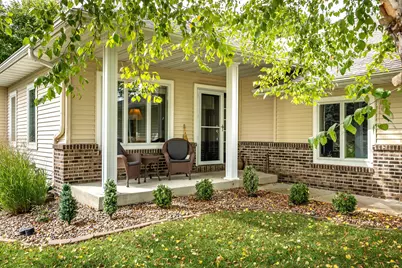 303  French Rd, Onalaska, WI 54650 - Photo 2