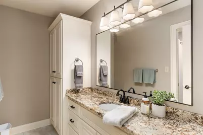 2120  Carriage Hills Dr, Delafield, WI 53018 - Photo 46