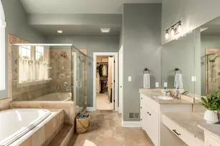 2120 Carriage Hills Dr, Delafield, WI 53018 - Photo 38