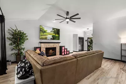 4020 W Lakeview Dr, Franklin, WI 53132 - Photo 10