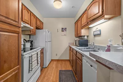 530 N Silverbrook Dr #201, West Bend, WI 53090 - Photo 10