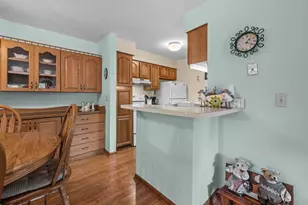 530 N Silverbrook Dr, West Bend, WI 53090 - Photo 8