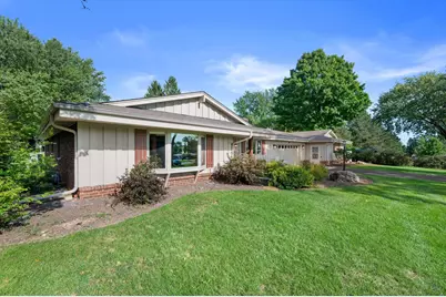 949  Hickory Hill Pkwy, Richfield, WI 53033 - Photo 2