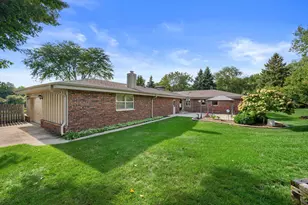 949 Hickory Hill Pkwy, Richfield, WI 53033 - Photo 6