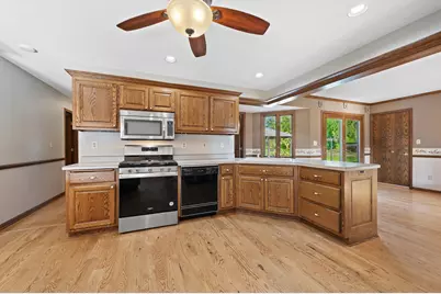 949  Hickory Hill Pkwy, Richfield, WI 53033 - Photo 22