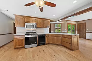 949 Hickory Hill Pkwy, Richfield, WI 53033 - Photo 22