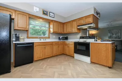 4695  Wessex Dr, Brookfield, WI 53045 - Photo 8
