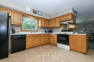 4695 Wessex Dr, Brookfield, WI 53045 - Photo 8