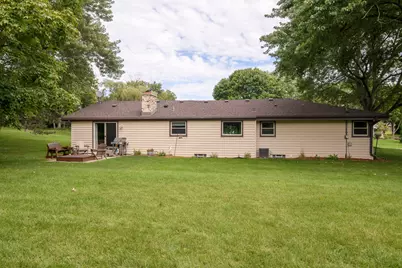 4695  Wessex Dr, Brookfield, WI 53045 - Photo 2