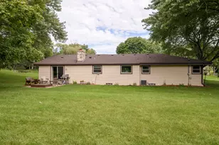 4695 Wessex Dr, Brookfield, WI 53045 - Photo 2