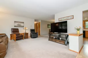 4695 Wessex Dr, Brookfield, WI 53045 - Photo 4