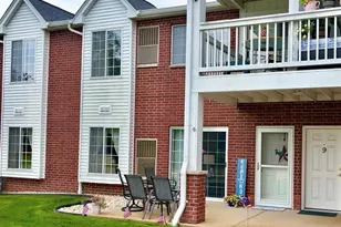 8201 Lexington Pl, Pleasant Prairie, WI 53158 - Photo 2
