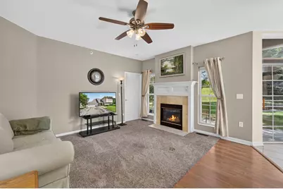 9056 W Elm Ct #C, Franklin, WI 53132 - Photo 2