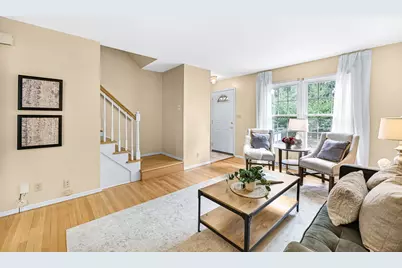 2109 N 70th St #2111, Wauwatosa, WI 53213 - Photo 6