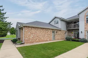 401 W Aspen Dr, Oak Creek, WI 53154 - Photo 6