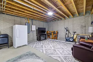 1017 Durango Dr, Hartford, WI 53027 - Photo 26