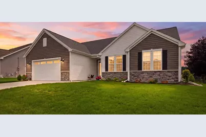 1017  Durango Dr, Hartford, WI 53027 - Photo 34