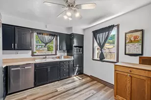 1720 Arizona Ave, Sheboygan, WI 53081 - Photo 10