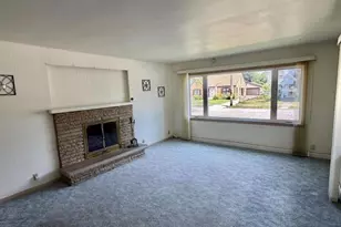 1504 Philippen St, Manitowoc, WI 54220 - Photo 4