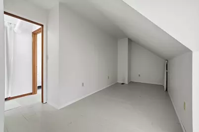 2723 S 46th St, Milwaukee, WI 53219 - Photo 14