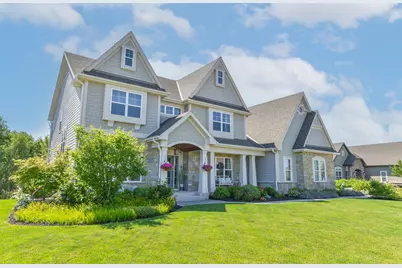 N66W15735  Fox Meadow Dr, Menomonee Falls, WI 53051 - Photo 1