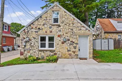 4805 W Custer Ave, Milwaukee, WI 53218 - Photo 1