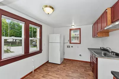 4805 W Custer Ave, Milwaukee, WI 53218 - Photo 8