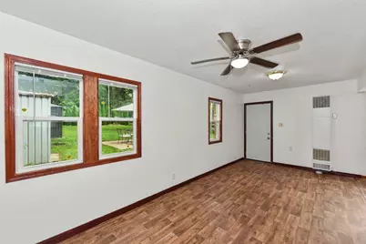 4805 W Custer Ave, Milwaukee, WI 53218 - Photo 16