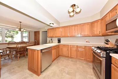 5433 S 24th St, Milwaukee, WI 53221 - Photo 6