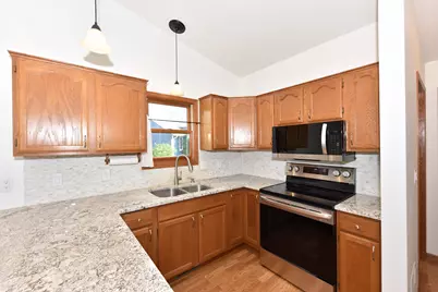 W208N16471  St Andrews Ct, Jackson, WI 53037 - Photo 10