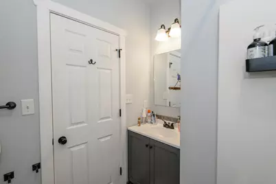 1424 S 79th St, West Allis, WI 53214 - Photo 10
