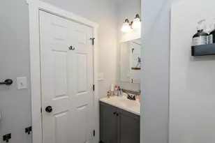 1424 S 79th St, West Allis, WI 53214 - Photo 10