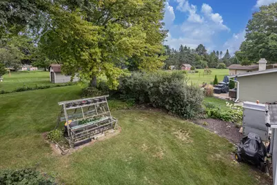 3008  Sunrise Dr, Richfield, WI 53033 - Photo 12
