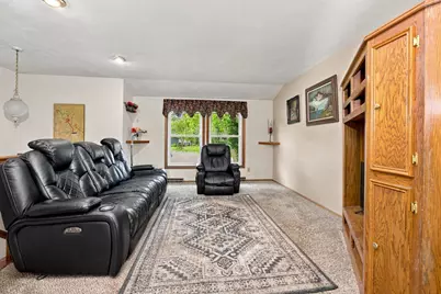 3008  Sunrise Dr, Richfield, WI 53033 - Photo 8