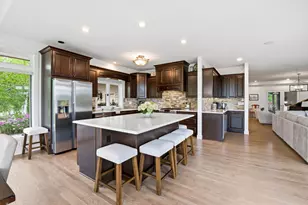 1801 E Bristlecone Dr, Hartland, WI 53029 - Photo 8